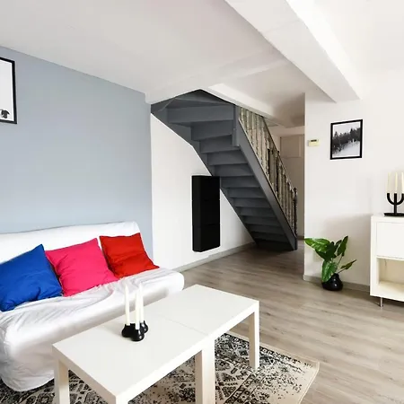 Apartmán Charming 2-bedroom Close To The Train Station Of Welkeys