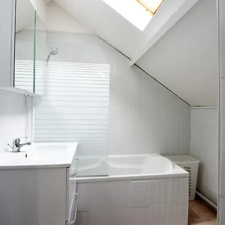 Apartmán Charming 2-bedroom Close To The Train Station Of Welkeys